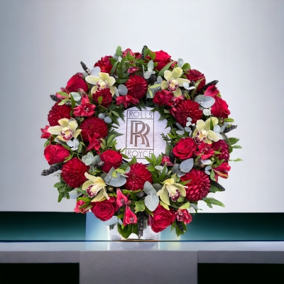 Red & Green Loose Wreath Personalised Centre