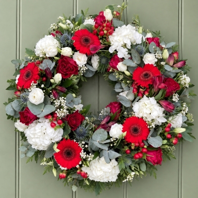 Red & White Loose Wreath