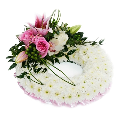 White Blocked Wreath Pink Spray